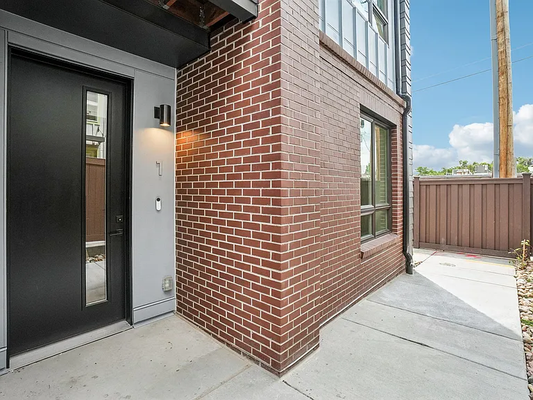 University Hills Townhomes — Photo 29