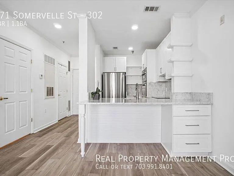 171 Somervelle St #302 — Photo 11