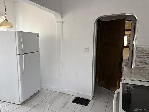 2232 Salem Ave — Photo 8