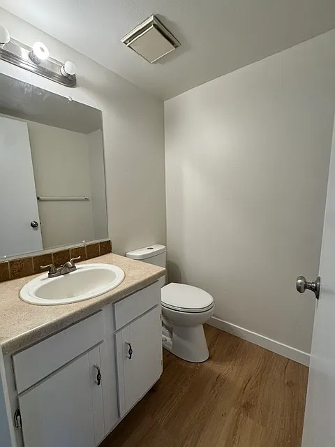 3 bed, 1296 sqft, $1,990 — Photo 4