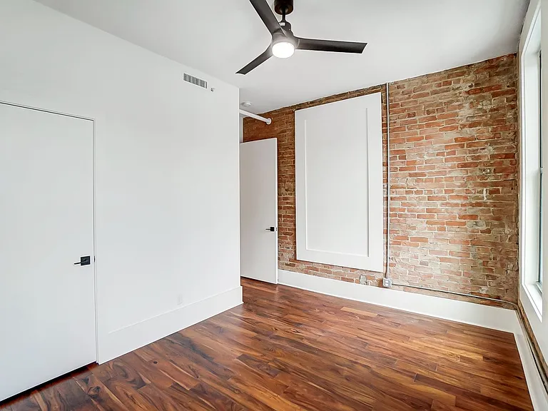 12-14 E 15th St — Photo 28