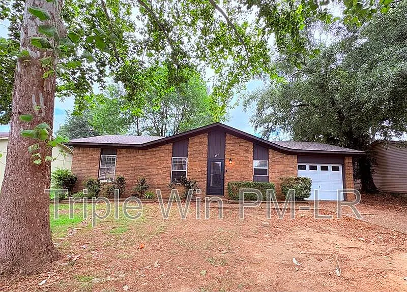 220 Randall Dr