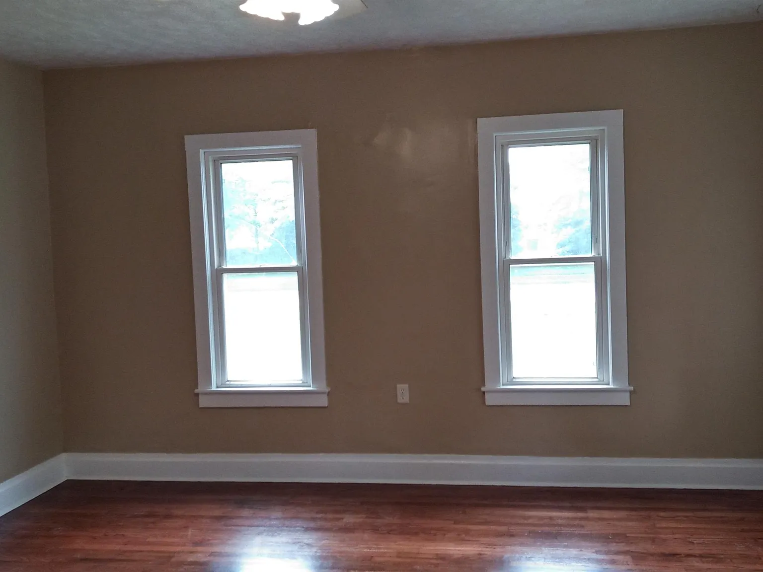 FRE 1108 N Logan Street - 1 — Photo 3