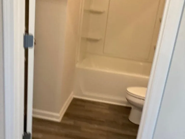 407 Kensington Ln — Photo 10