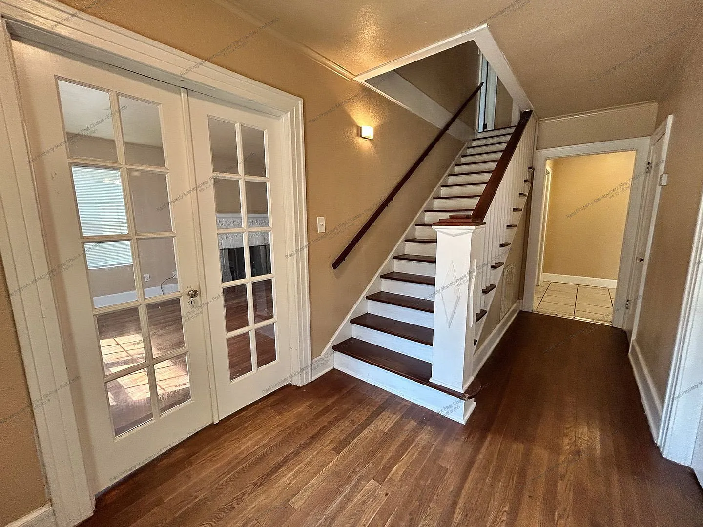 4 bed, 2.5 bath, 1972 sqft, $1,550 — Photo 2