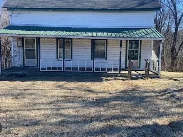 27 Wade Dr, Milton, NC 27305