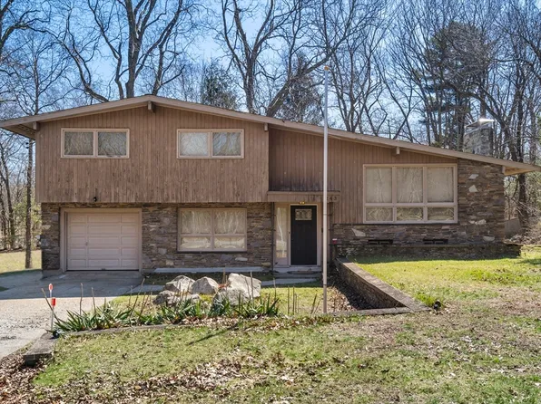 243 Central St, Avon, MA 02322