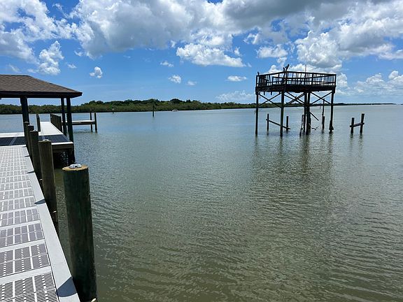 4th image of 250 Golden Bay Blvd