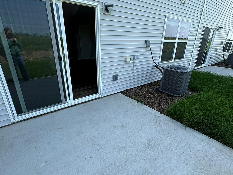 1069 Daisy Ln #1 — Photo 4