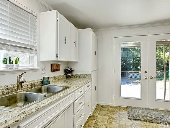 5th image of 5710 83rd Ave W