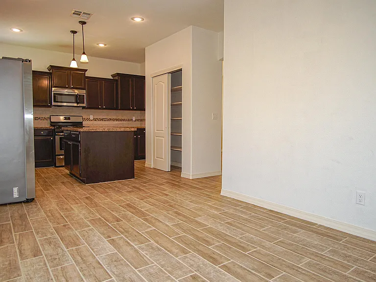 14613 Sunny Land Ave — Photo 10
