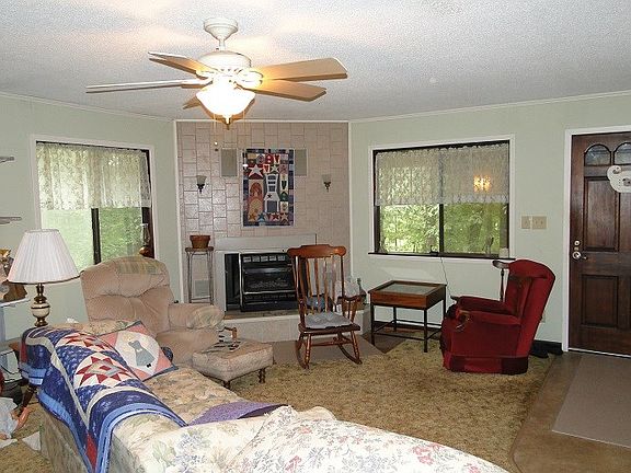 3rd image of 6645 Bethesda Ln