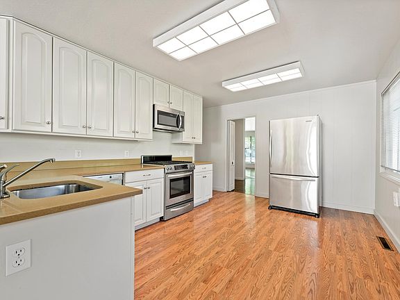 Light-filled upgraded Kitchen