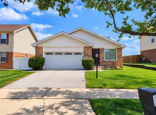 16621 Lockridge Ave, Oak Forest, IL 60452