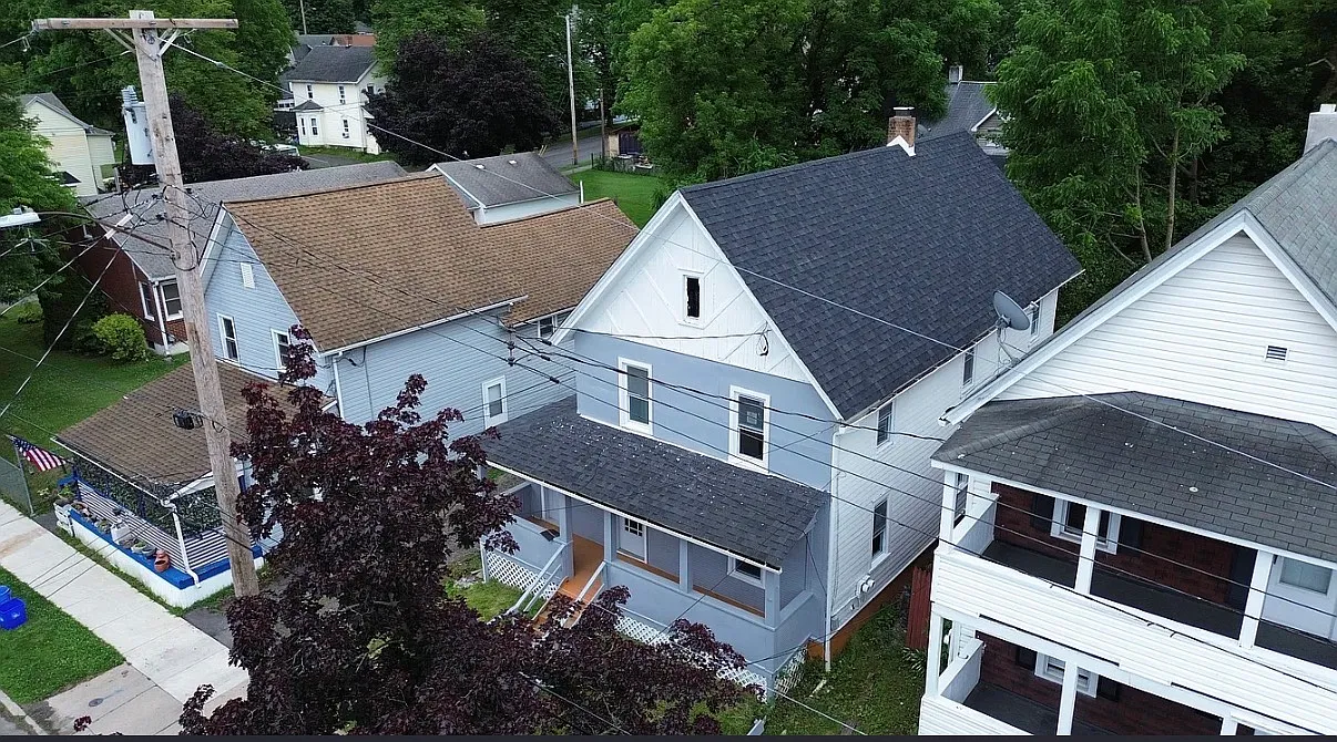 2 bed, 950 sqft, $1,300 — Photo 3