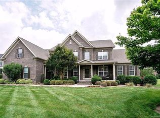 728 Ridgelake Dr, Matthews, NC 28104