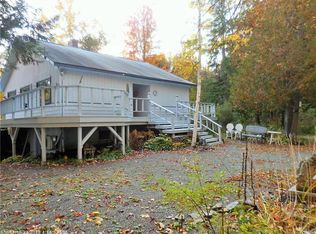 64 Lakeside Dr, Saint Albans, ME 04971