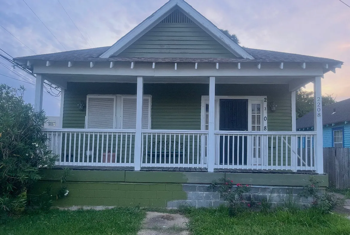3 bed, 1800 sqft, $1,000 — Photo 1