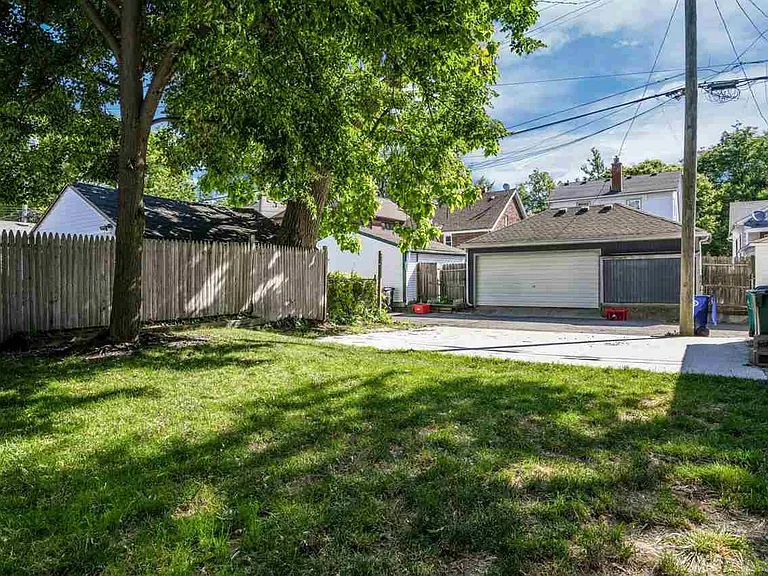 1348 Wayburn St — Photo 21