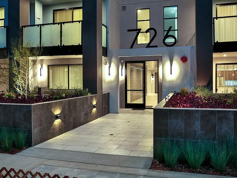 726 N Hudson Ave #Penthouse 1 — Photo 38