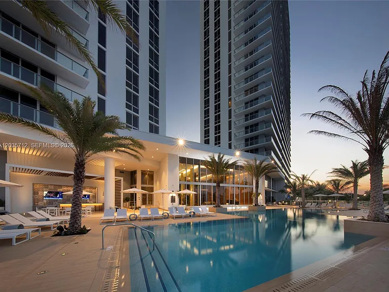 16385 Biscayne Blvd #519 — Photo 25