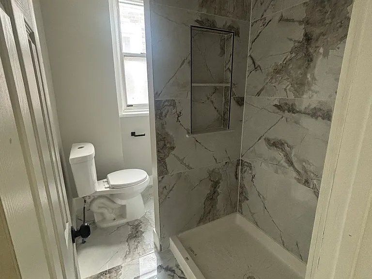 5825 Pemberton St — Photo 15