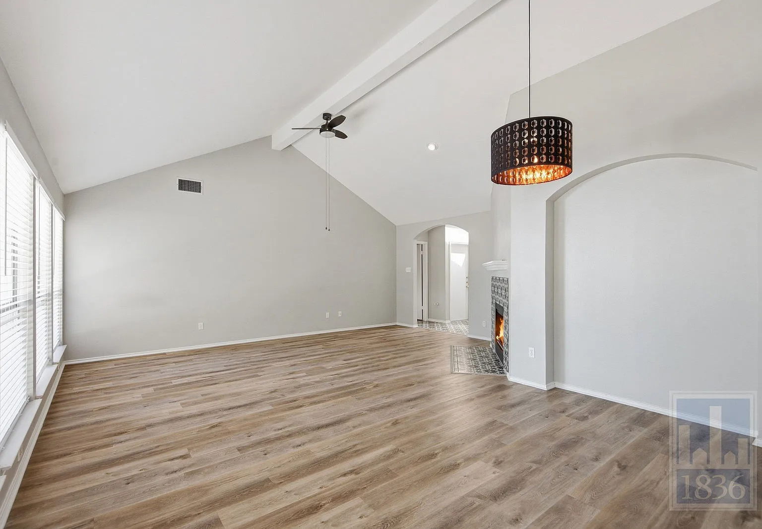 3 bed, 2.0 bath, 1895 sqft, $2,100 — Photo 1