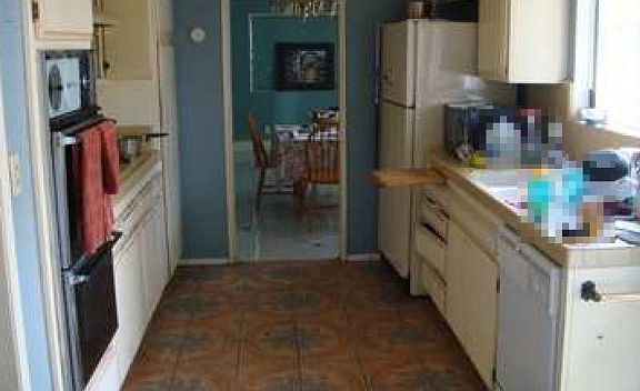 4th image of 633 W Colorado Blvd APT A