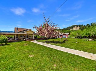 218 Tierney Rd, Redcrest, CA 95569