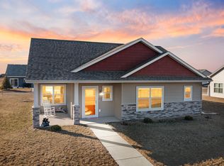 181 Gateway Pkwy, Osceola, WI 54020