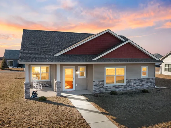 181 Gateway Pkwy, Osceola, WI 54020