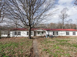 3469 Marthas Chapel Rd, Cunningham, TN 37052