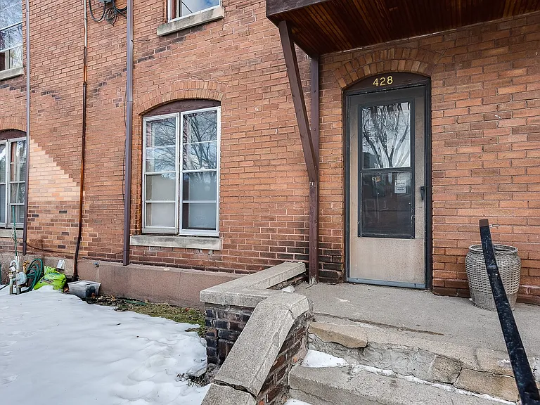424 Smith — Photo 40