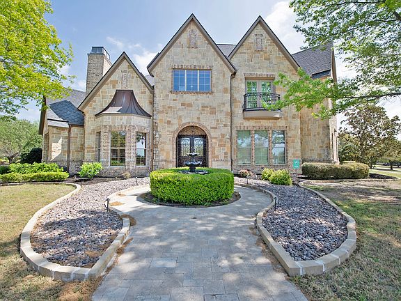 3rd image of 100 Manor Dr