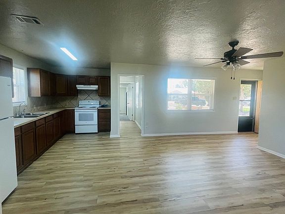 2nd image of 1408 S Avenue B