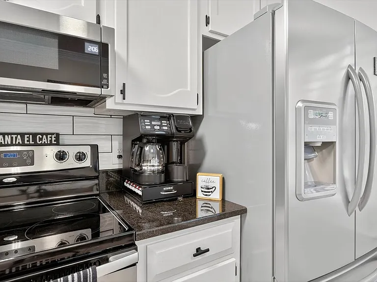 3520 Clifden Dr — Photo 53