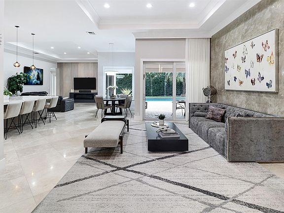 5th image of 740 SW 18th Street