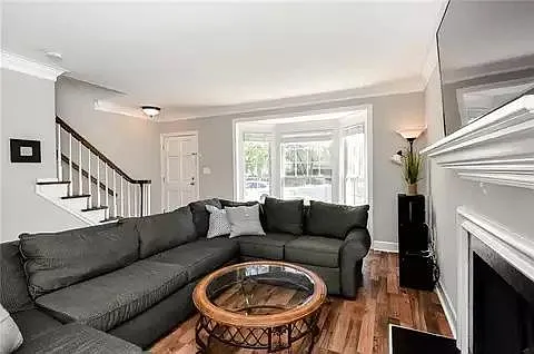 61 Mount Vernon Cir — Photo 3