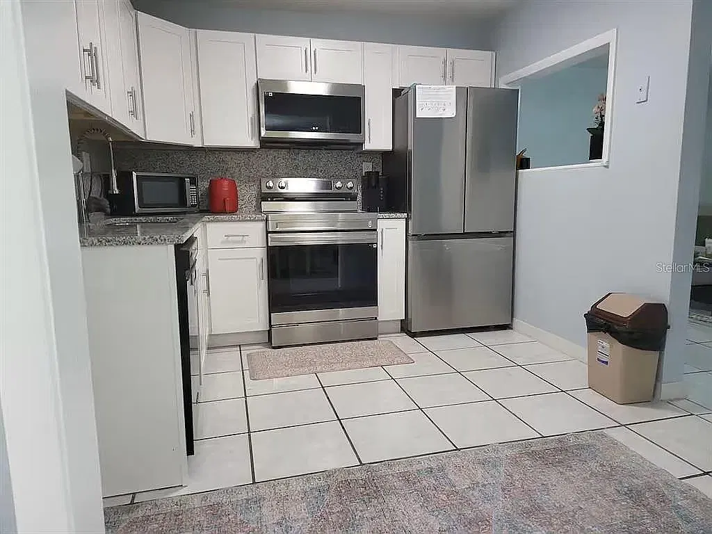 4 bed, 1378 sqft, $2,875 — Photo 3