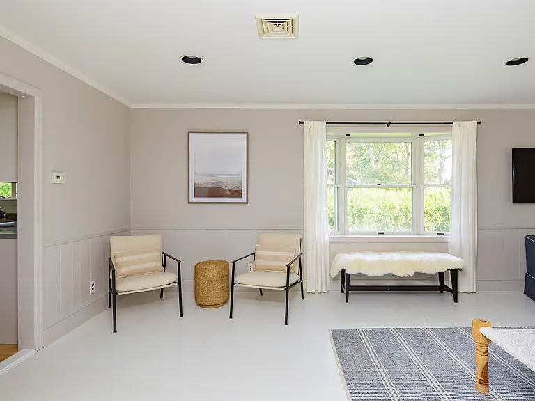15 Maidstone Ave — Photo 4