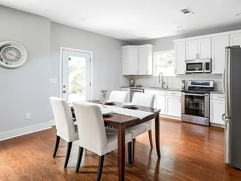 1267 Graymont Dr SW — Photo 8