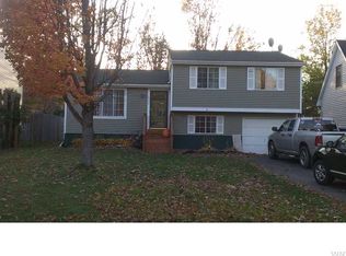 6338 Appaloosa Way, Lake View, NY 14085