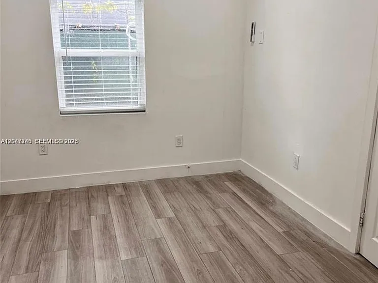 852 SW 13th Ave #3 — Photo 10