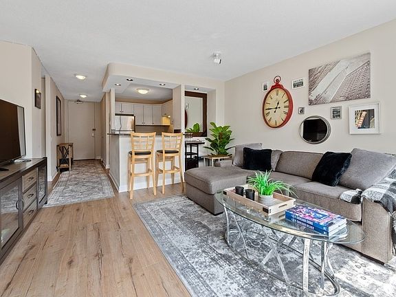 5th image of 405 N Wabash Ave Unit 1209
