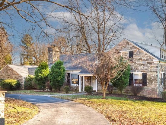 1040 Great Springs Rd, Bryn Mawr, PA 19010