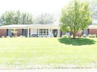 1623 Ansonborough Dr, Chesterfield, MO