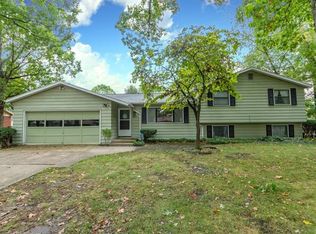18190 Amberly Ln, South Bend, IN