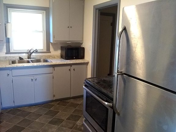 4th image of 1608 W Reinhart Dr