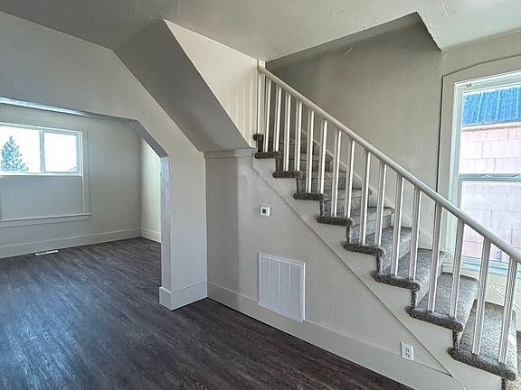 2nd image of 433 W Iron St