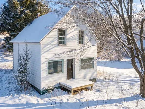 22 Beech St, McAdam, NB E6J 1V8